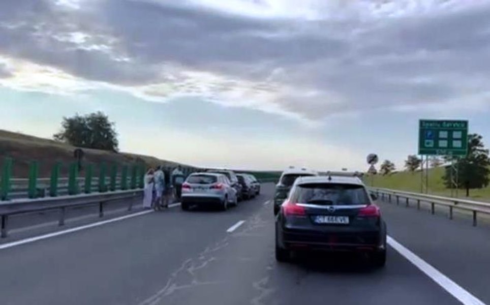 Alertă pe Autostrada Soarelui. Pericol de accidente din cauza ploilor torențiale