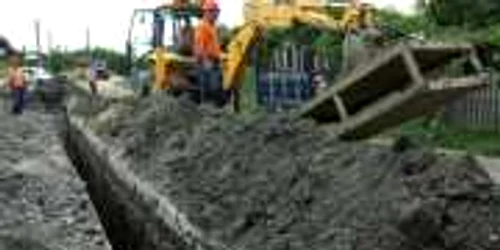 Cei mai mulţi bani au intrat în buzunarul aleşilor prin firme de construcţii