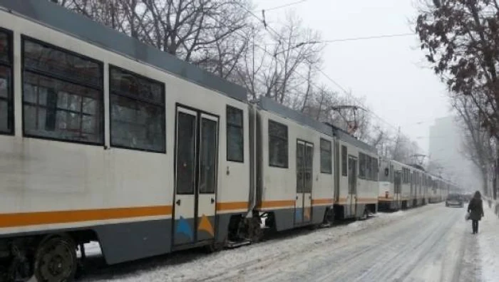 
    Tramvaiul care a deraiat a provocat un adevărat haos Foto: arhivă personală  