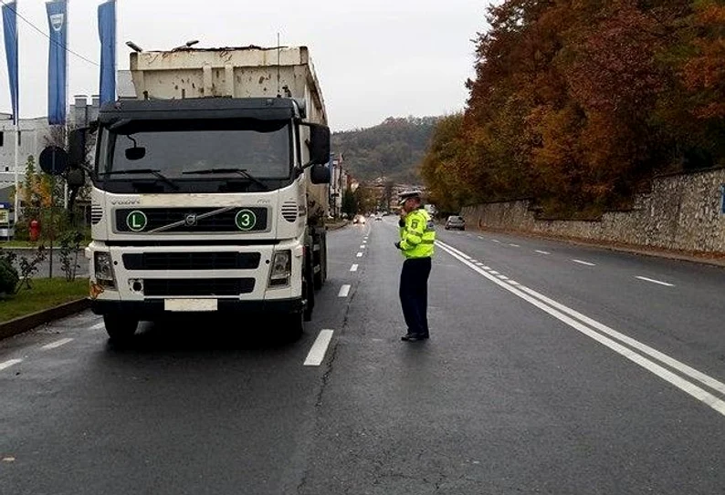 Restricții vor fi pe DN7 pentru toate tipurile de autovehicule. FOTO Facebook Poliția Română