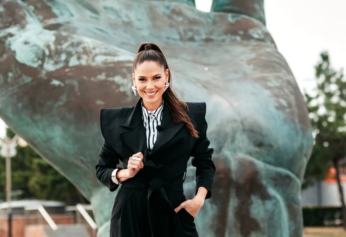 Irina Fodor este prezentatoarea Asia Express. FOTO: Facebook