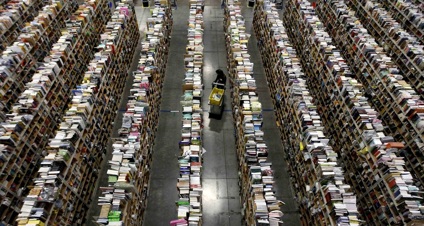 Comerţul online ia tot mai mult din cota de piaţă a magazinelor clasice Foto Reuters