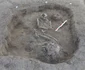 Mormânt de inhumație cu vas și ac de bronz de la sfârșitul epocii bronzului mijlociu – începutul epocii bronzului târziu jpg