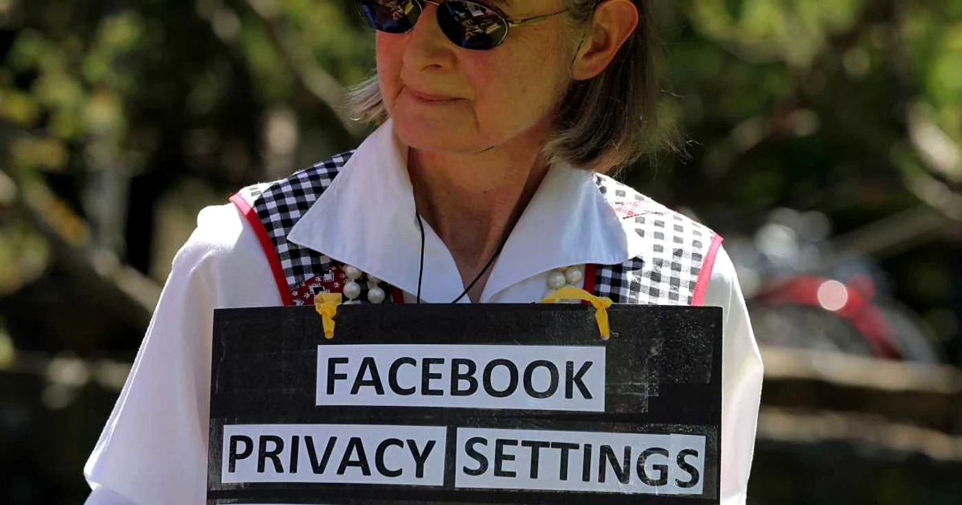 Utilizatorii au fost de multe ori nemulţumiţi de setările de siguranţă ale Facebook FOTO: Mediafax