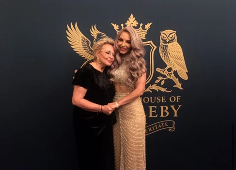 Mihaela Tatu, la Ceaiul de la ora 5 al Baronesei de Brattleby, Nicoleta Scarlat foto: Alina Erimia