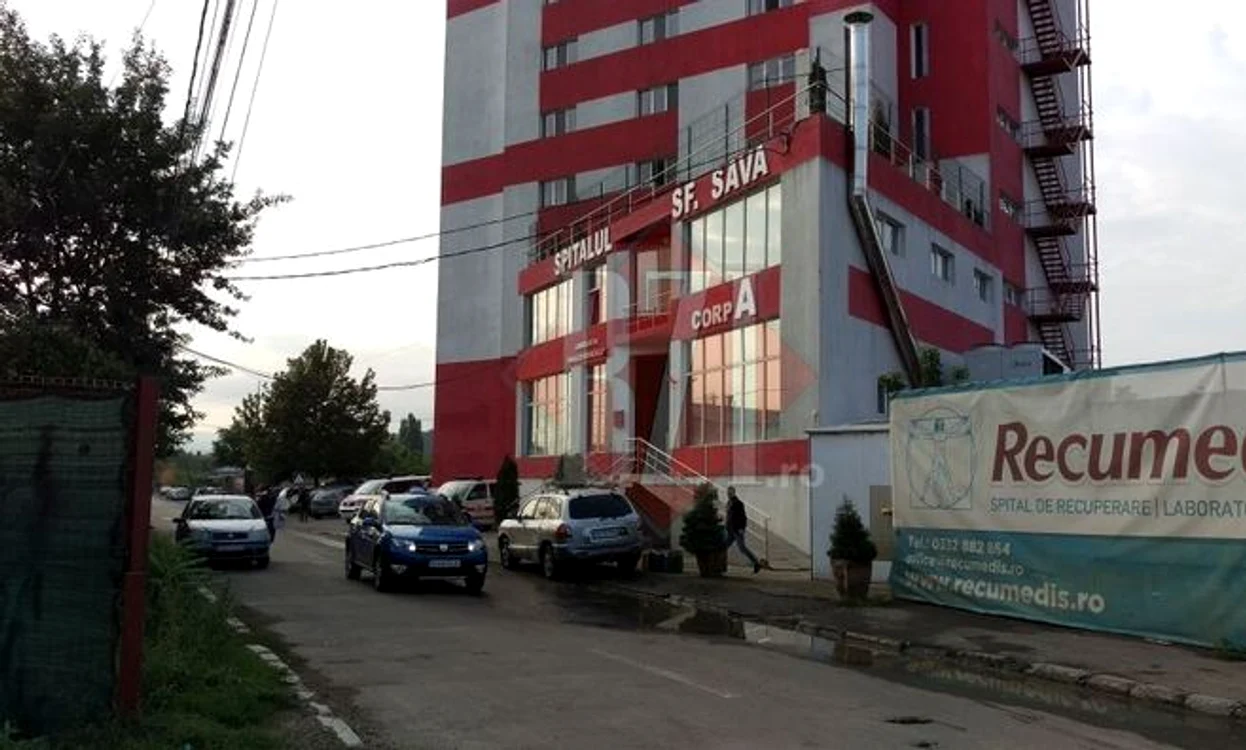 Bărbatul a căzut de la peste 25 de metri. Nu a mai putut fi salvat (foto: bzi.ro)
