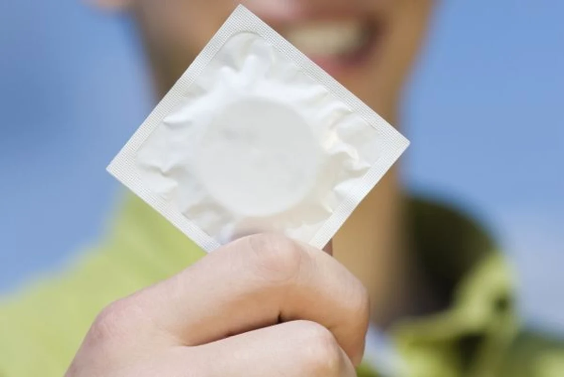 Reacția alergică la spermicide sau latex poate duce la greață și amețeli.www.clickpentrufemei.ro