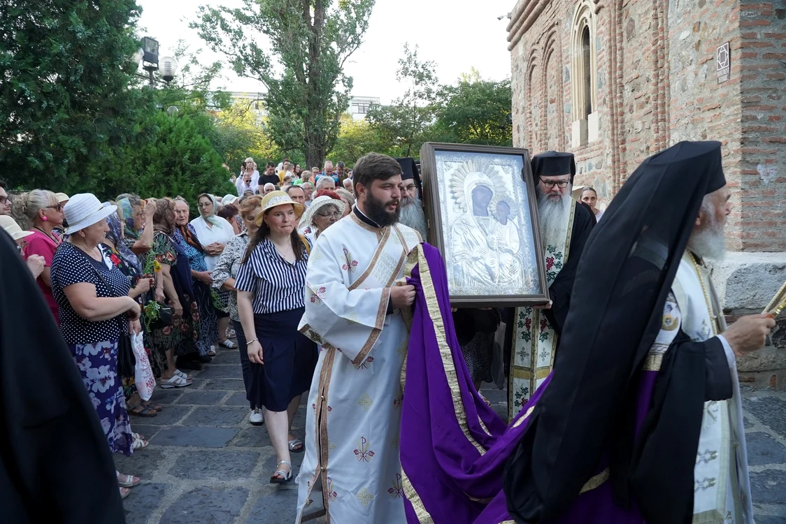 Pelerinaj la Icoana făcătoare de minuni FOTO: Arhiepiscopia Dunării de Jos