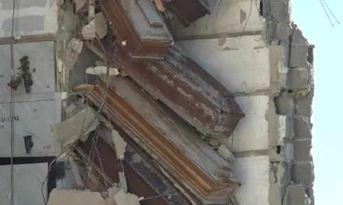 cimitir napoli sicrie oct 2022 foto captura twitter (3) png