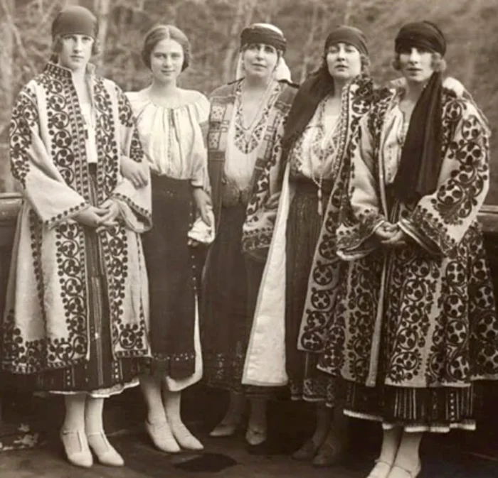 Regina Maria cu ie jpg