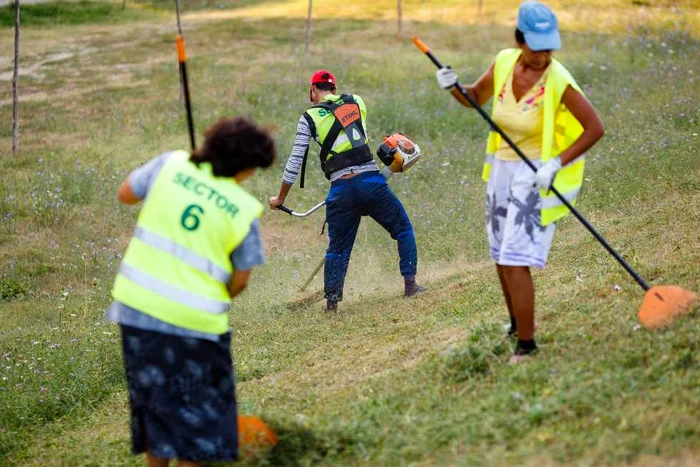 Începe curăţenia de primăvară în sectorul 6 FOTO Ovidiu Micsik