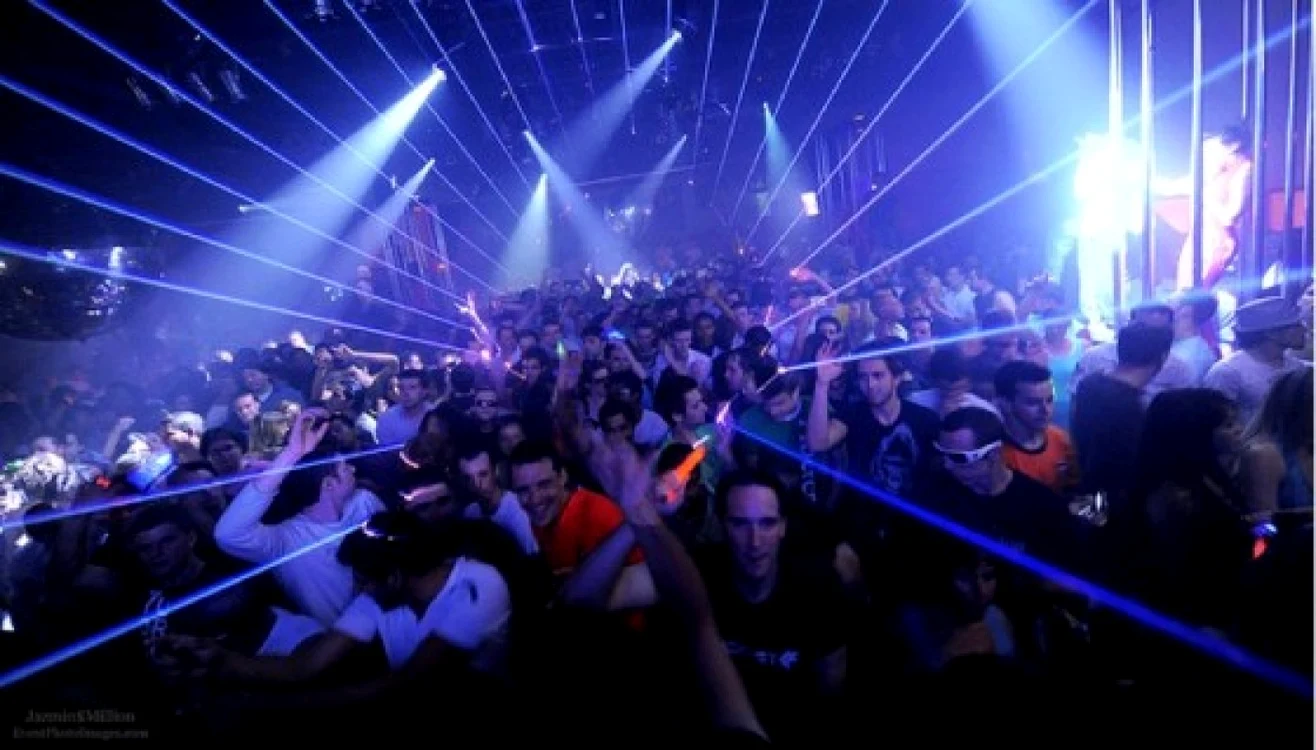 dans cluburi