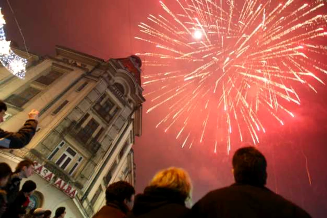 Foc de artificii la Craiova FOTO Adevărul