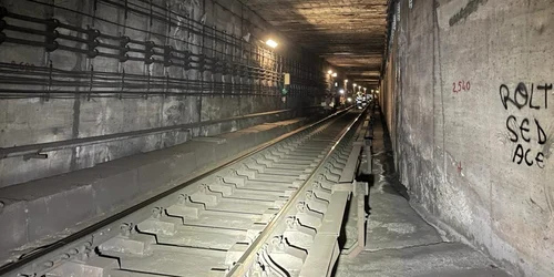 defectiune la metrou