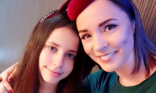 5 andreea marin si violeta 3 jpg jpeg