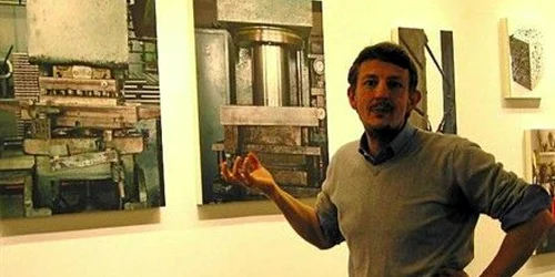 Gilles Saussier şi expoziţia sa / Sursa foto: Quest France