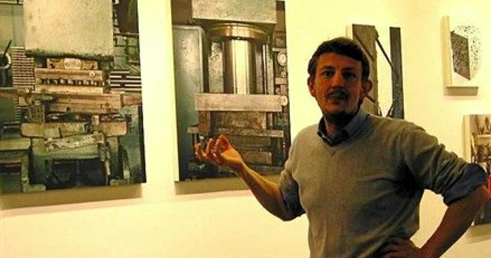 Gilles Saussier şi expoziţia sa / Sursa foto: Quest France