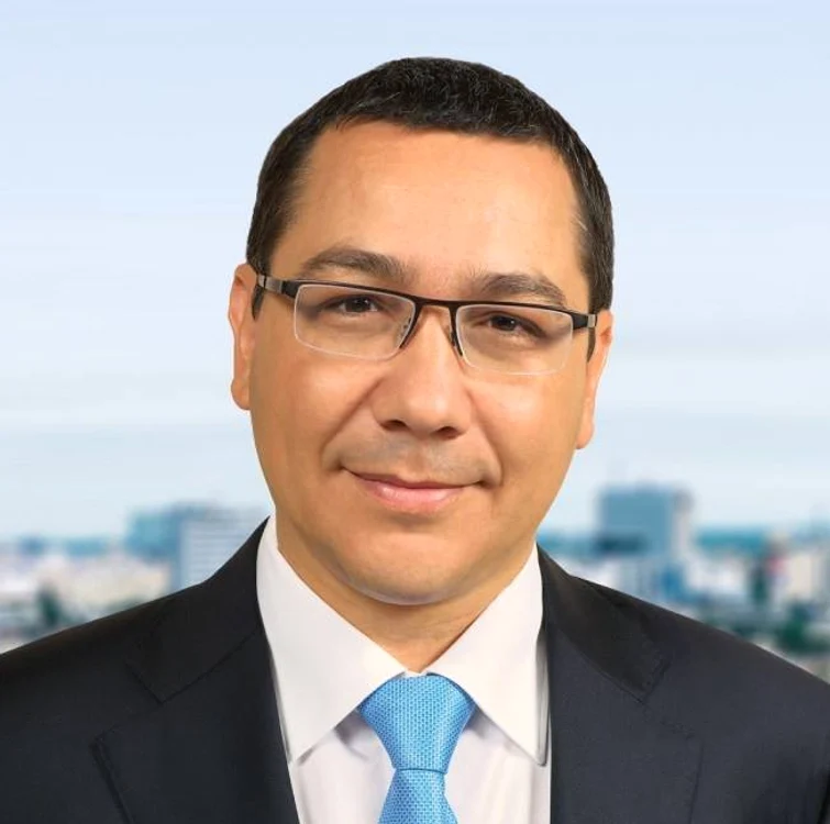 
    Victor Ponta a ţinut să le transmită un mesaj de sărbători tuturor românilorFoto: arhiva personală  