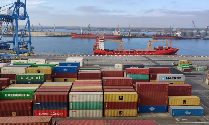 Portul Constanța containere FOTO Calin gavrilas jpg