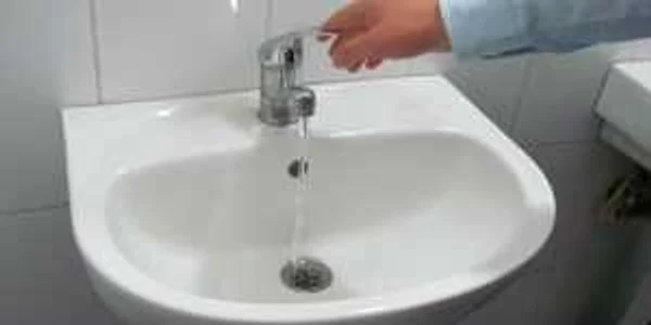 Primăriile îşi vor face alimentare cu apă cu bani de la Guvern