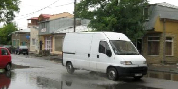 Depistaţi la volan sub influenţa băuturilor alcoolice