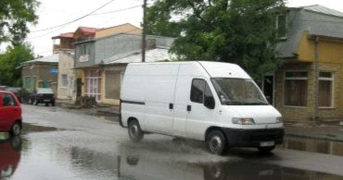 Depistaţi la volan sub influenţa băuturilor alcoolice