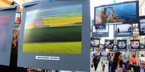 Fotografie în stradă - în zona peninsulară a Constanţei Foto Sînziana Ionescu