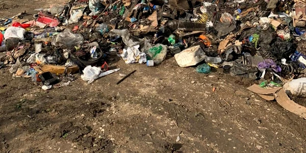 slobozia zona unde se depoziteaza ilegal deseuri foto faceb/mun slobozia