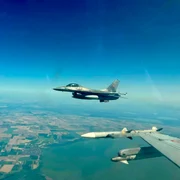 MApN a publicat imagini din timpul misiunii F-16 de doborâre a celei de-a treia drone