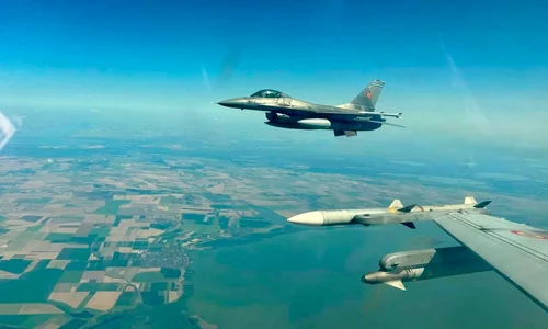 MApN a publicat imagini din timpul misiunii F-16 de doborâre a celei de-a treia drone