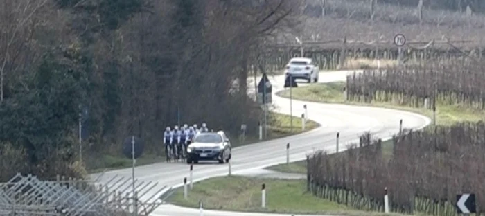 Grup de cicliști, traumatizați după ce au fost atacați cu pistolul în timpul antrenamentelor, pe șosea. „Un incident teribil!”