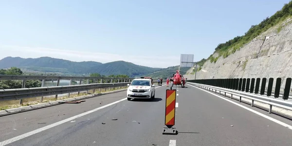Un elicopter a aterizat pe Autostradă  FOTO DRDP Timișoara (1) jpg