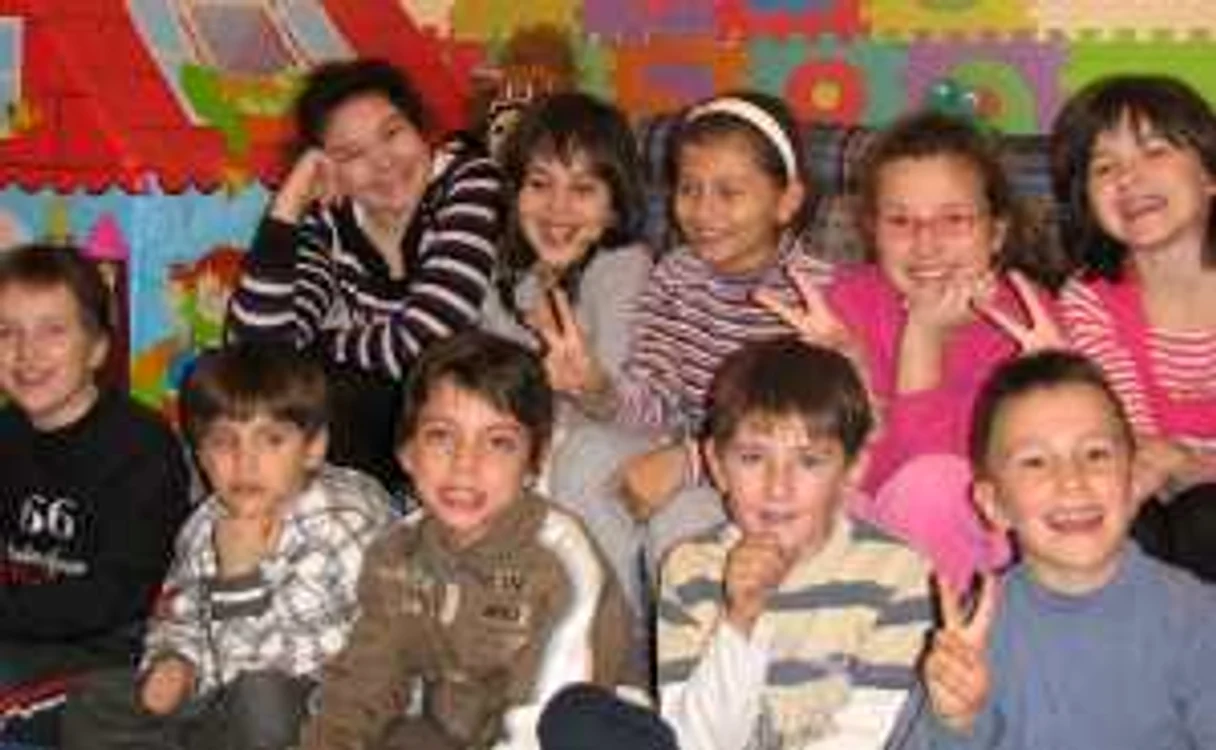 Copiii se împrietenesc repede cu ceilalţi colegi de la club