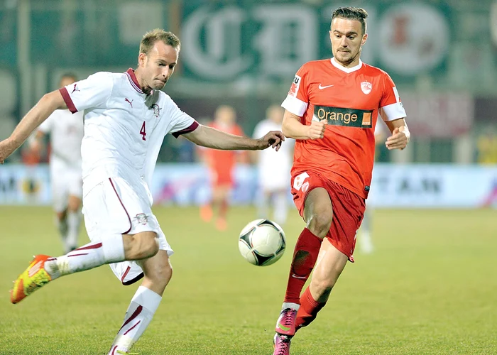 
    Alexe (în dreapta)  e unul dintre  supravieţuitorii  meciului din 2013Foto: Răzvan Păsărică  