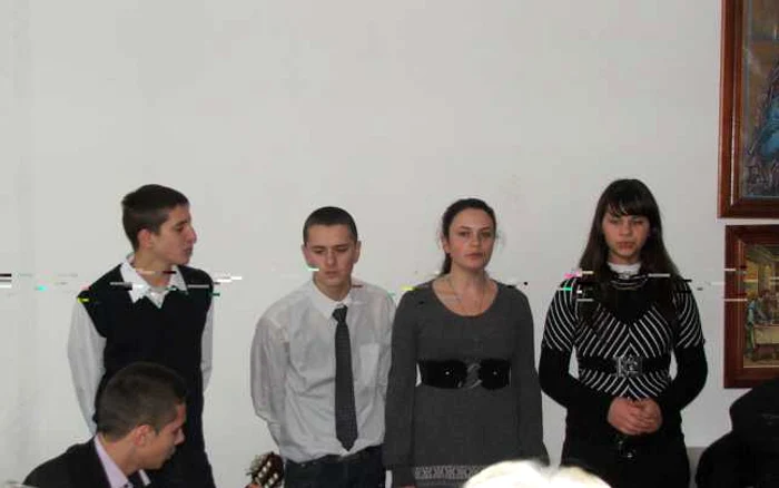 Studenţii basarabeni interpretează colinde