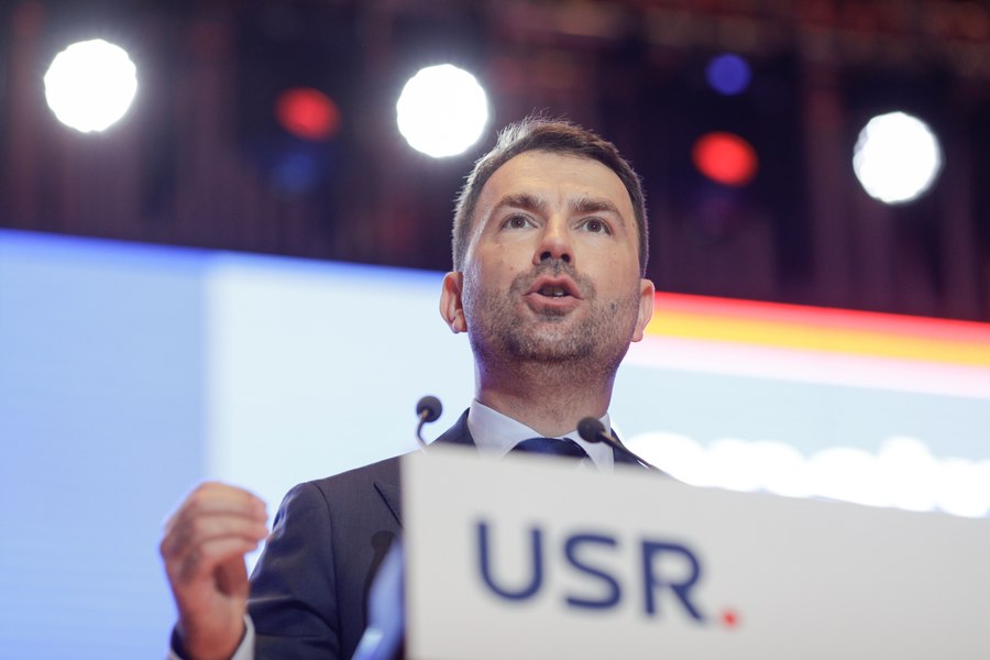 USR își alege noul președinte. 2.000 de membri și-au exprimat opțiunea, în primele două ore de vot 