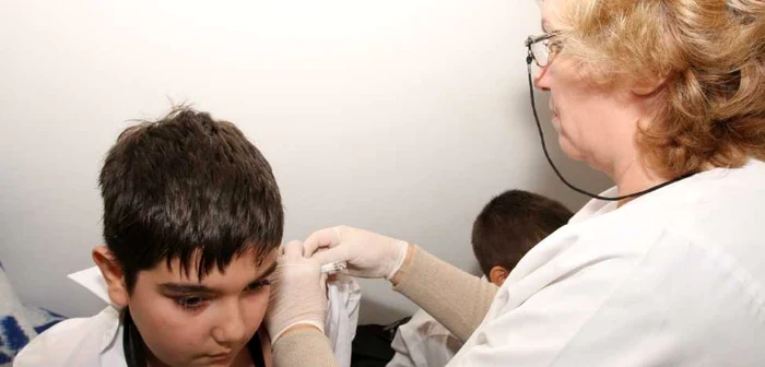 Elevilor li se administrează doar vaccinul antipoliomelitic şi diftero-tetanic.