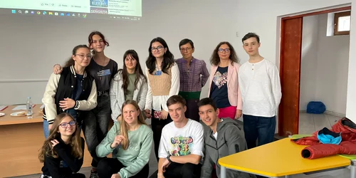 Știriștii de la Cara Pm, postul de radio al Colegiului „Carabella”. FOTO Manina Leașu