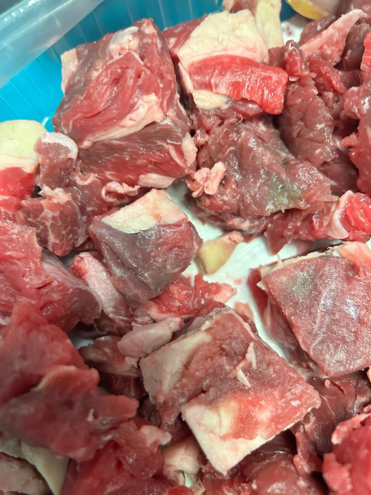 Sistemul naţional sanitar-veterinar este funcţional: 212 tone de alimente au fost retrase de la comercializare. Amenzi de 90 milioane de lei