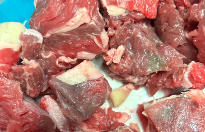Carne stricată FOTO: ANPC