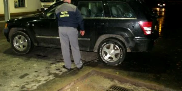 Autoturismul furat este fabricat în luna martie 2005 şi are o valoare de 22.000 de euro