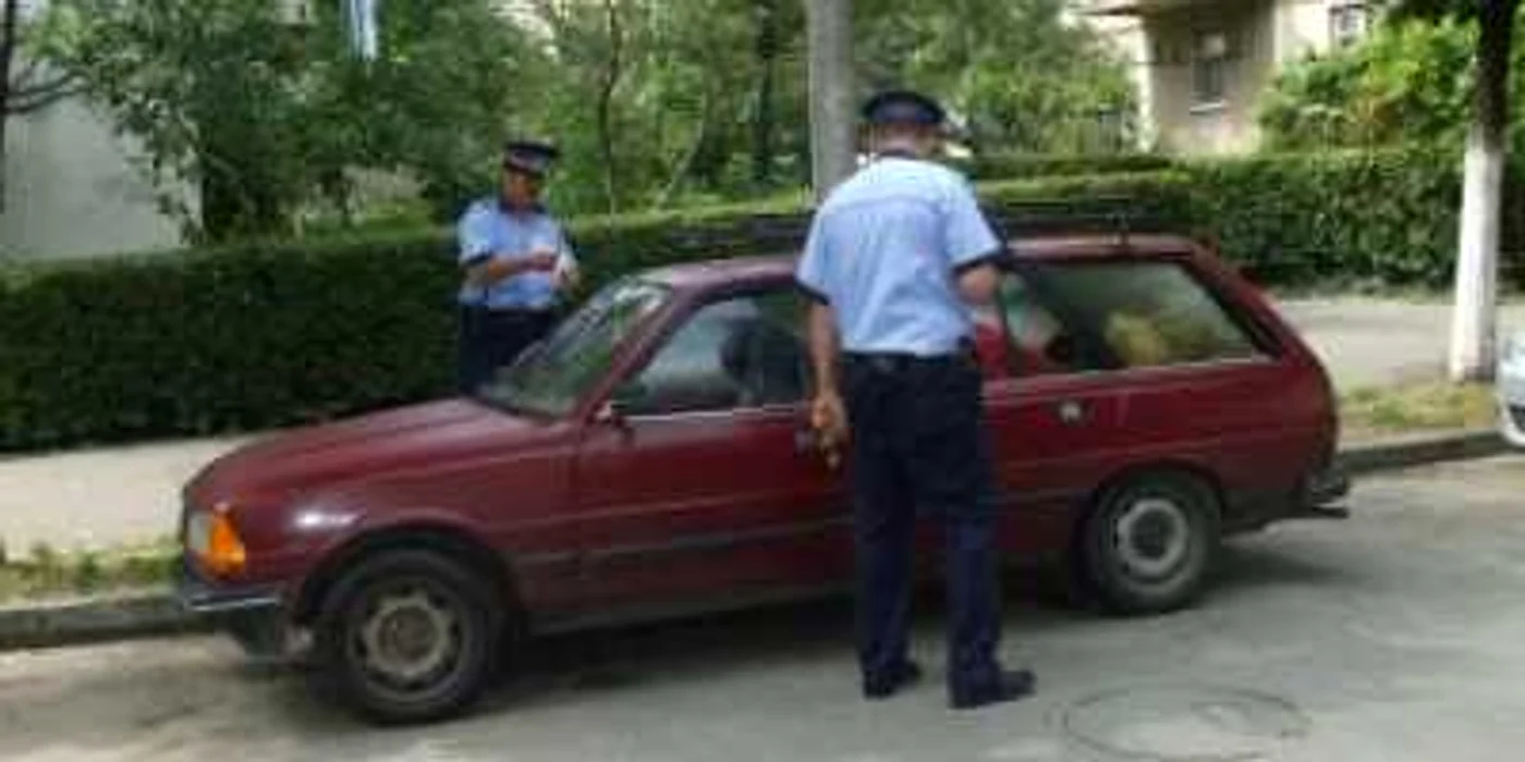 Râmnicu Vâlcea: Doi copii pe bicicletă au fost accidentaţi de o Dacie
