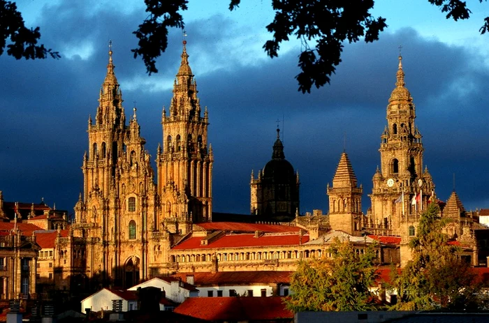 Cele mai frumoase oraşe din Spania. Santiago de Compostela. FOTO pilgrimage.ph
