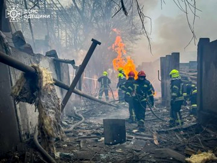 Cel puțin 16 oameni au murit după un atac rusesc cu rachete la Odesa FOTO via X