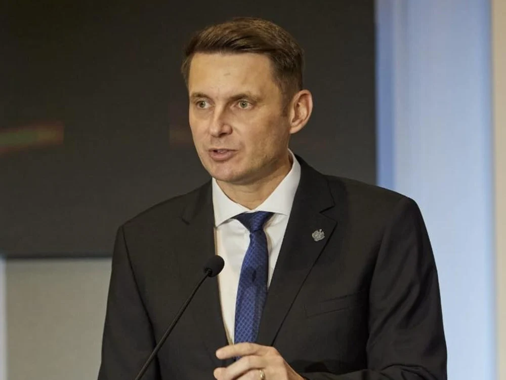 Mircea Abrudean cere respingerea moțiunilor depuse de Opoziție. „Partidele coaliţiei au datoria de a demonstra solidaritate cu Guvernul”