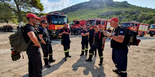 Pompierii români din Grecia foto igsu
