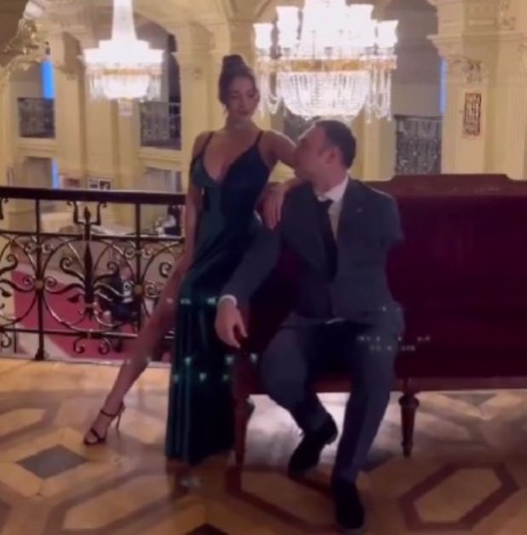 Inițiativa controversată a unei actrițe de filme porno din Ucraina: cum strânge bani pentru protezele de care au nevoie soldații VIDEO