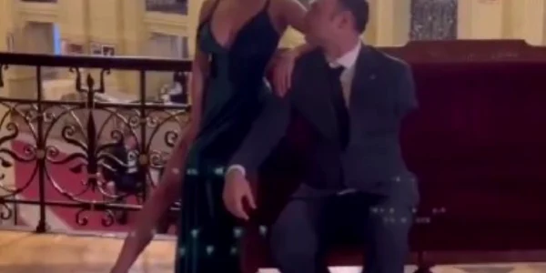 Iulia Seniuk, actriță de filme porno, și un soldat ucrainean  Foto Captură video X jpg