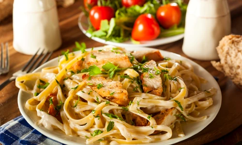spaghete cu pui jpeg