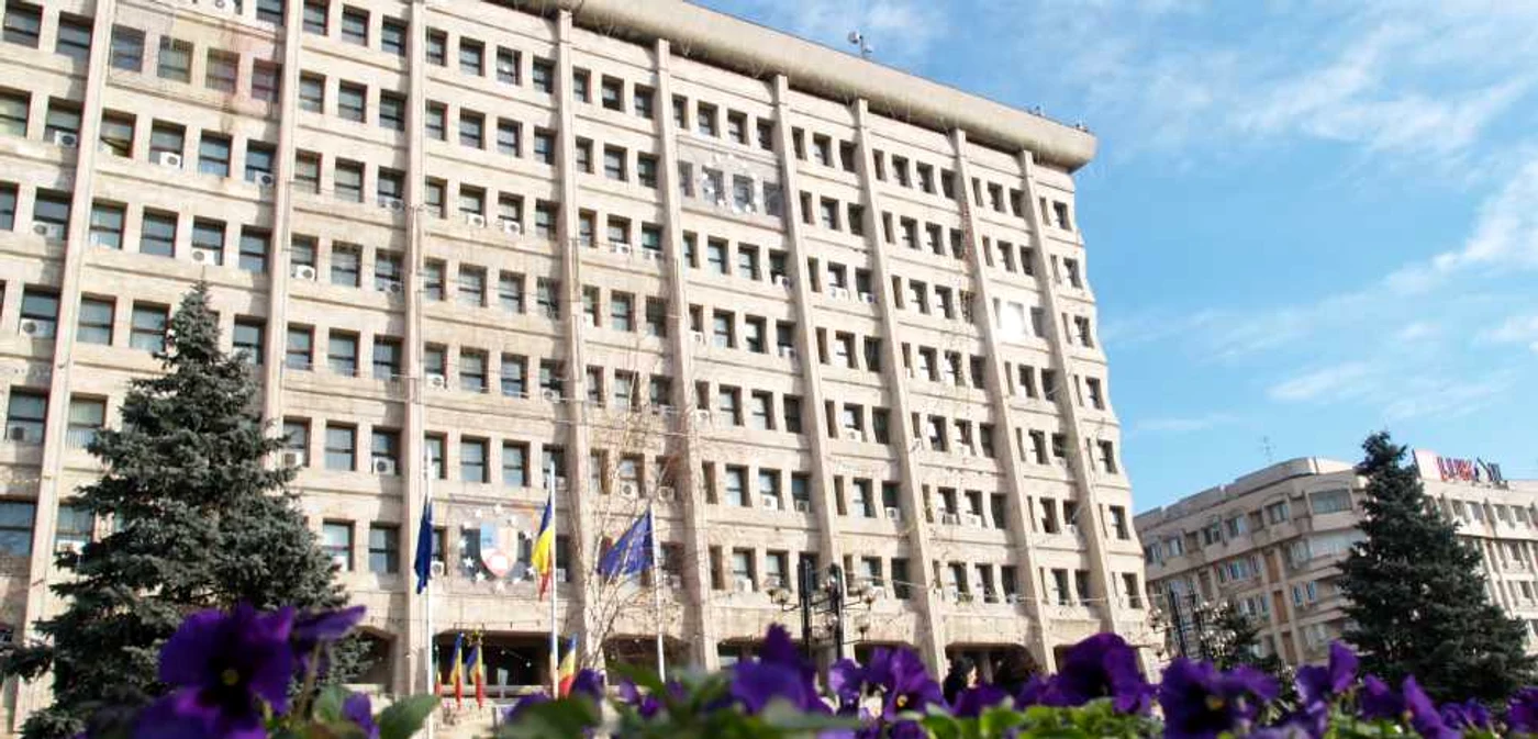 Examenul pentru promovarea în grad la CJ Prahova se va desfăşura în octombrie (foto: Alex Policală)
